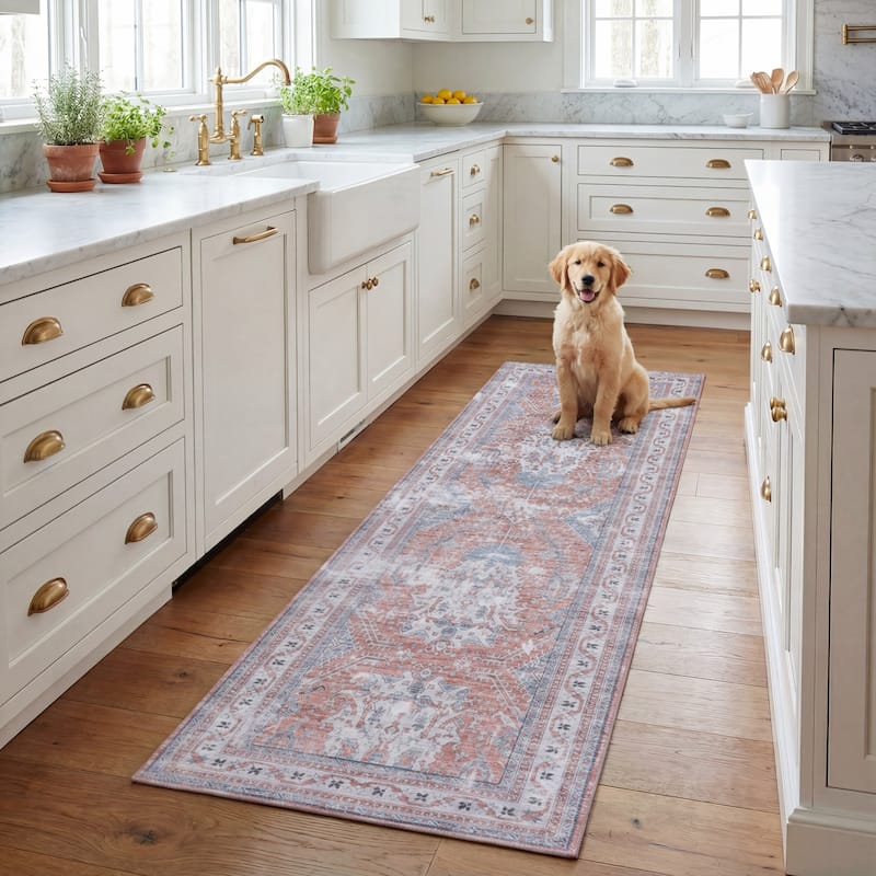 SAFAVIEH Tucson Machine Washable Slip Resistant Metije Oriental Distressed