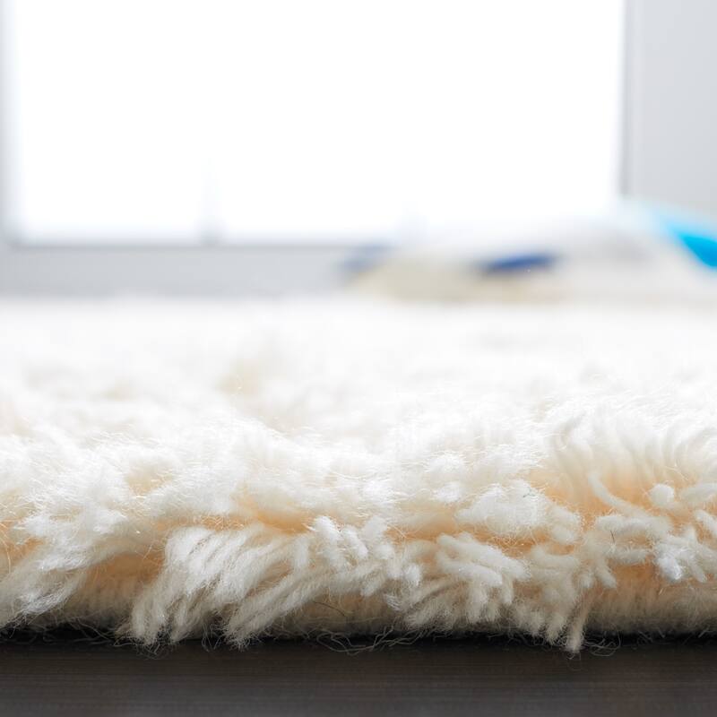 SAFAVIEH Handmade Casablanca Shag Edle Solid Wool Rug