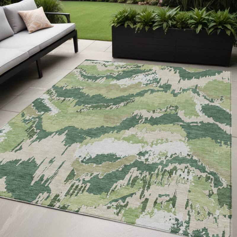 HomeRoots Abstract Transitional Rectangle Outdoor Rug - 5' X 8'