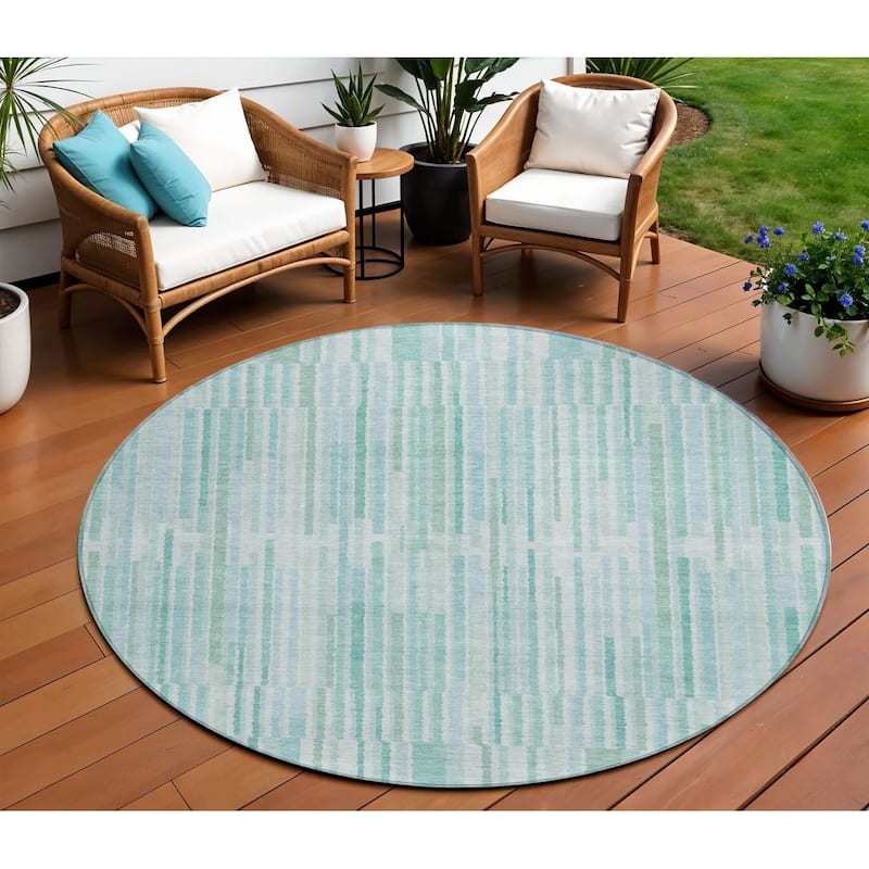 HomeRoots Striped Transitional Rectangle Outdoor Rug - 8' Round
