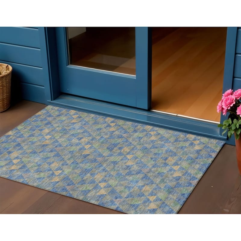 HomeRoots Geometric Transitional Rectangle Outdoor Rug - 3' x 5'