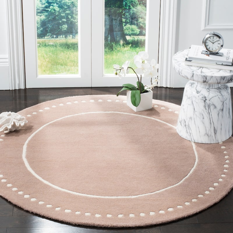 SAFAVIEH Handmade Bella Alverta Dotted Border Wool Rug - 5' Round - Beige/Ivory - Round