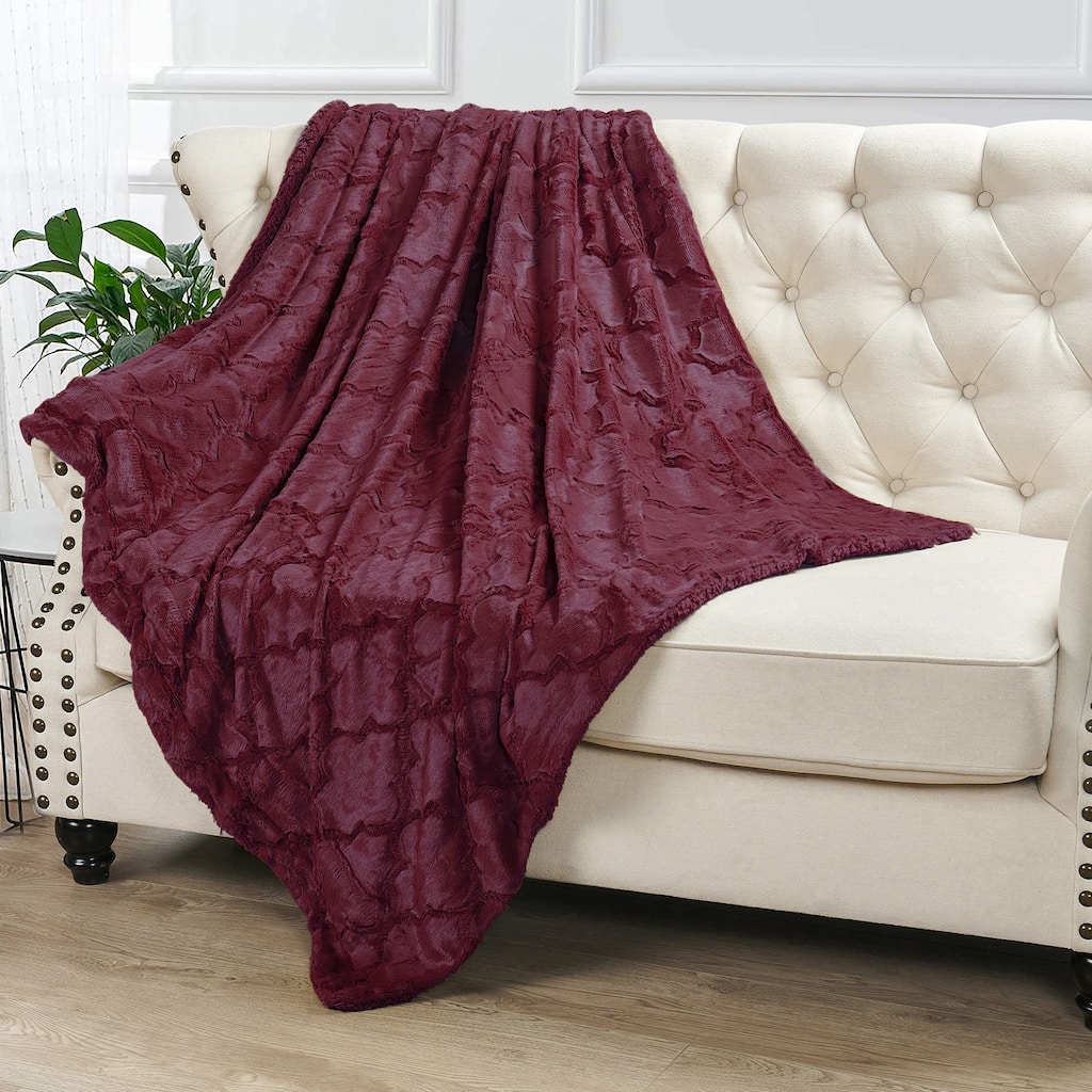 Ashley Brushed Fauxfur Throw with Sherpa and Borrego Backing