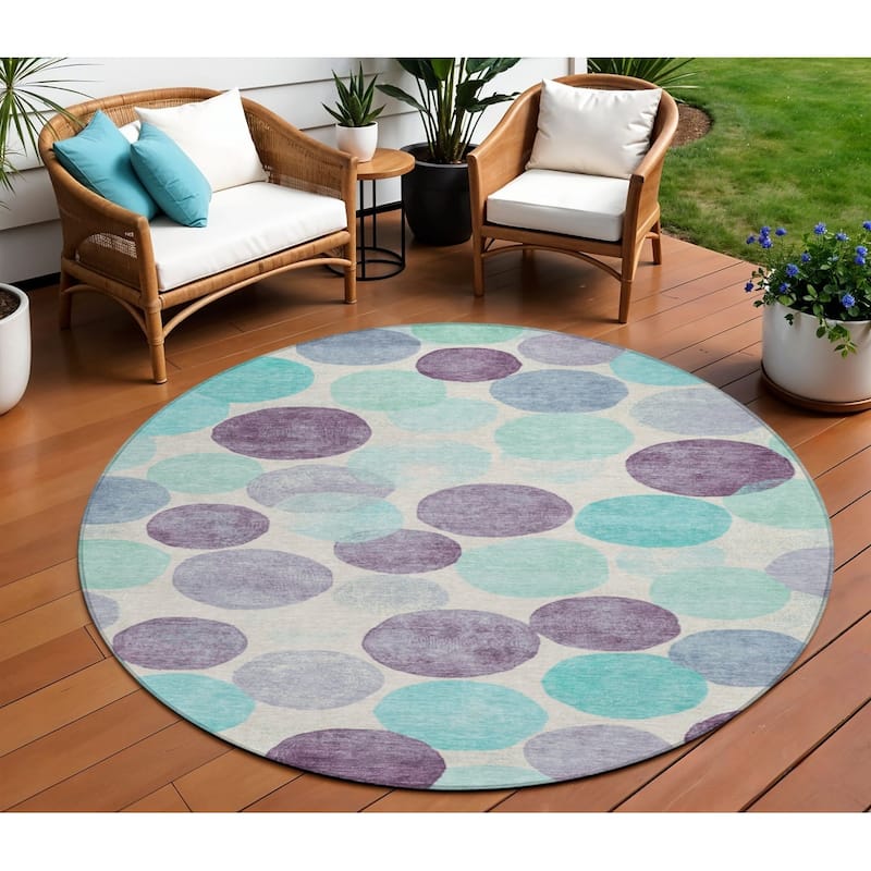 HomeRoots Geometric Transitional Rectangle Outdoor Rug - 8' Round