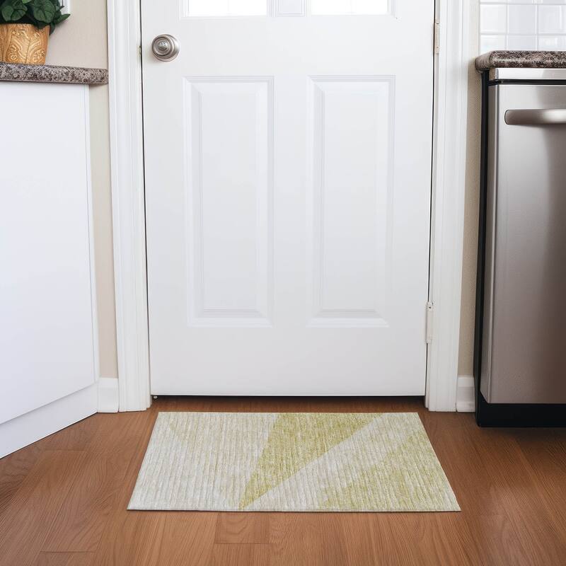 Machine Washable Indoor/ Outdoor Chantille Modern Prism Rug - Wheat - 1'8" x 2'6"