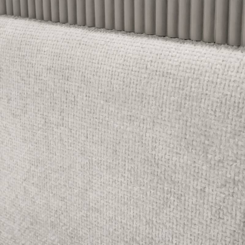 Furniture of America Seraphine Modern Light Gray Fluted Solid Wood Bed