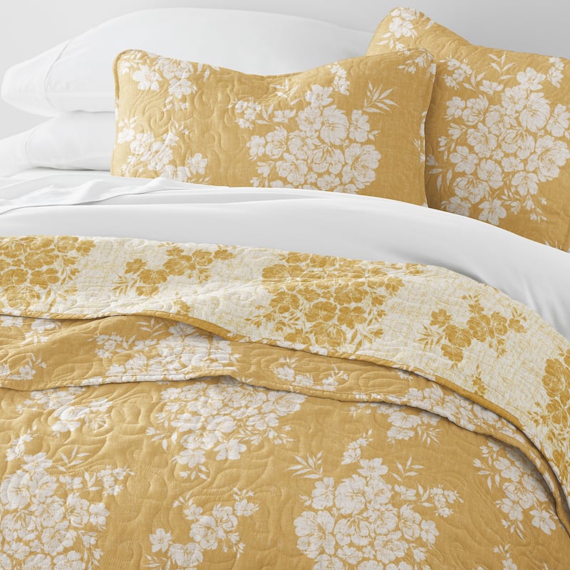 Becky Cameron All Season 3 Piece Distressed Bouquet Reversible Quilt Set - Mustard - King