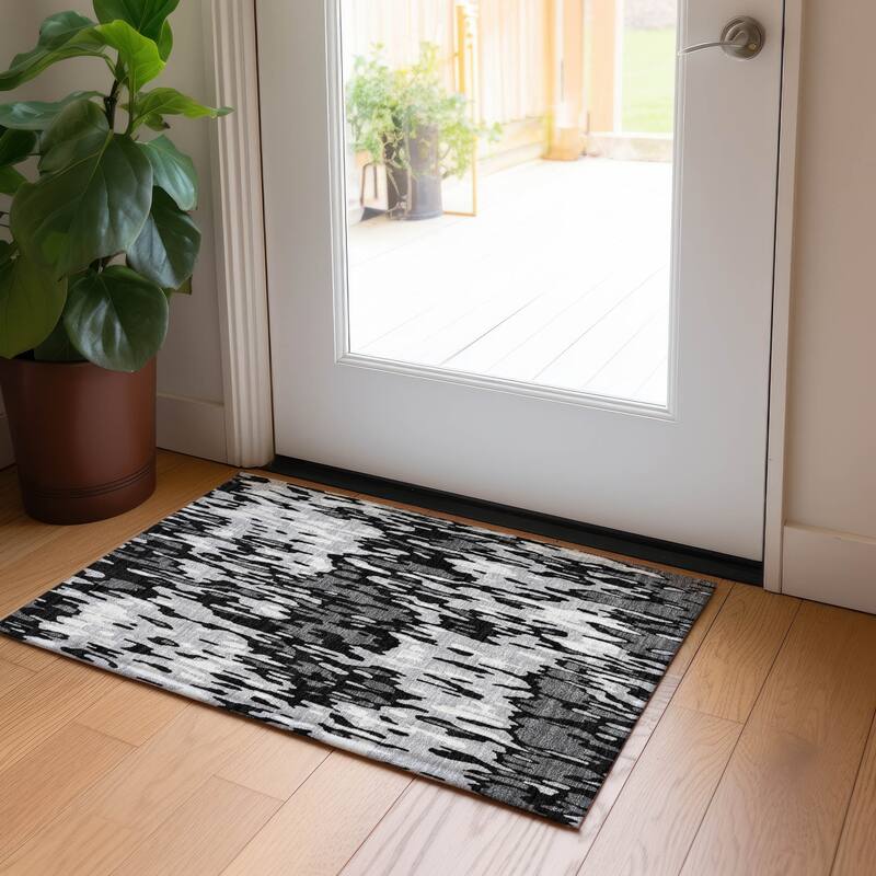 Machine Washable Indoor/ Outdoor Modern Watercolor Chantille Rug - Gray - 1'8" x 2'6"