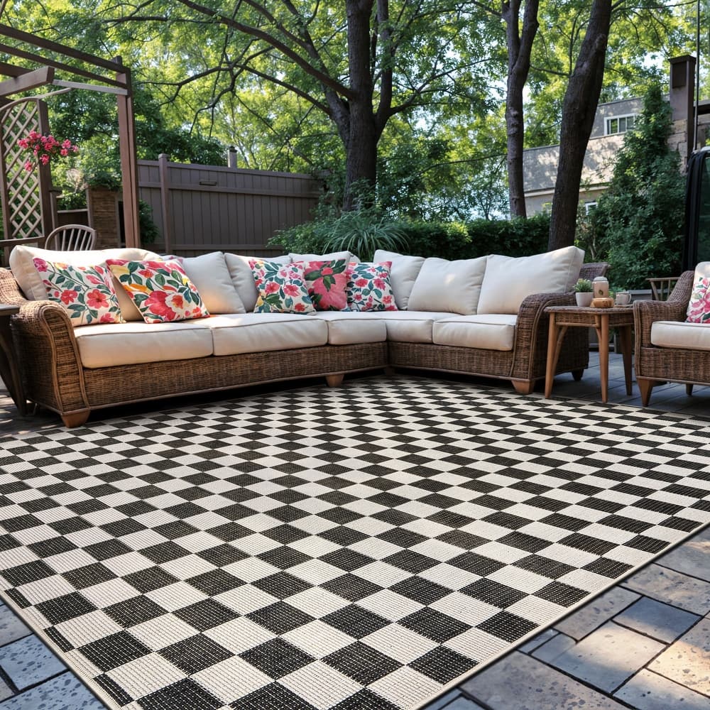 World Rug Gallery Contemporary Checkered Reversible Indoor / Outdoor Area Rug