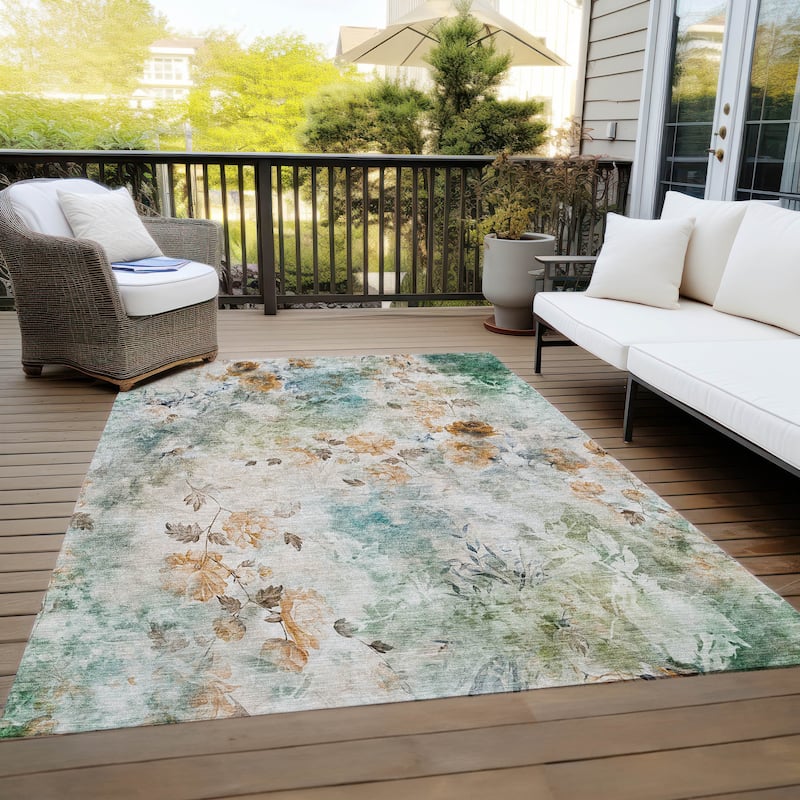 Machine Washable Indoor/ Outdoor Chantille Vanishing Floral Rug