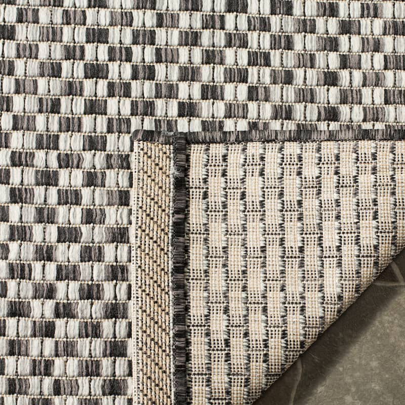 SAFAVIEH Courtyard Judi Indoor/ Outdoor Patio Backyard Rug