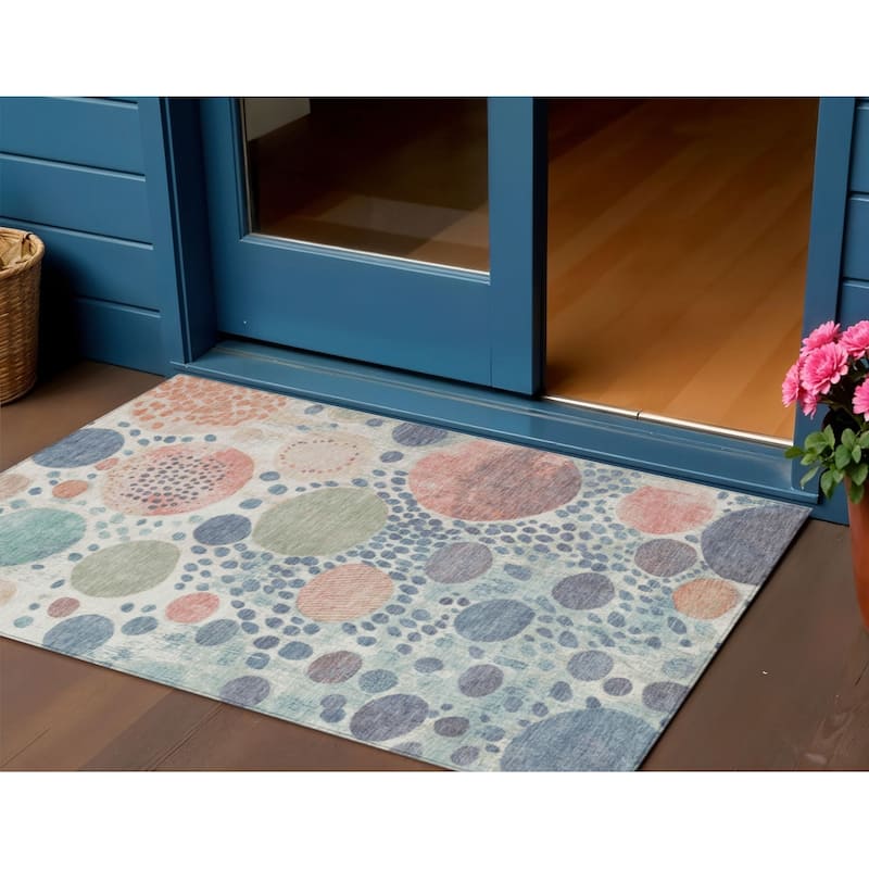 HomeRoots Geometric Transitional Rectangle Outdoor Rug - 3' x 5'