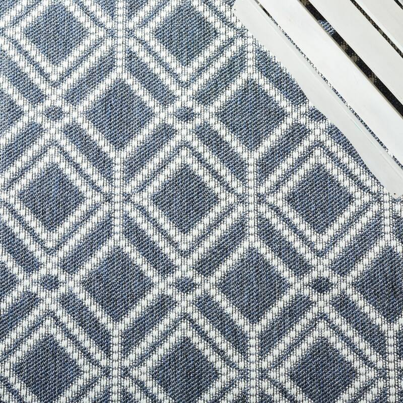 Martha Stewart by SAFAVIEH Washable Fulden Indoor/ Outdoor Waterproof Rug