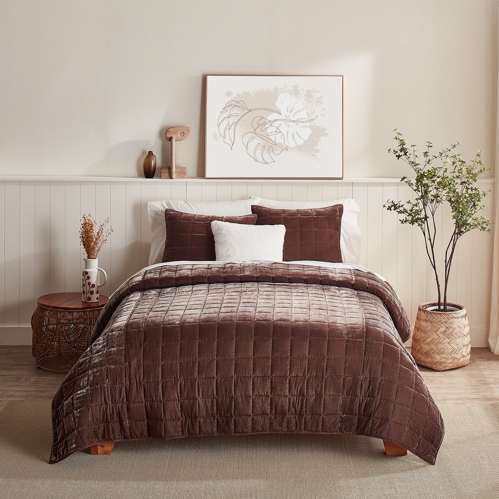 Splendid Maddie Soft Velvet Feel 3-Piece Quilt Set