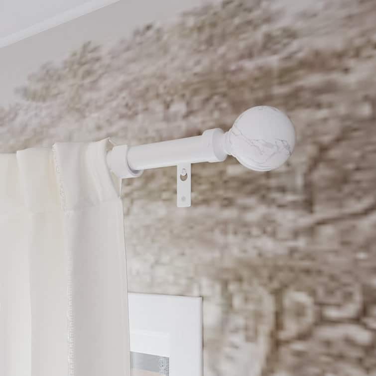 Acroma Adjustable Single Curtain Rod and Coordinating Finial Set
