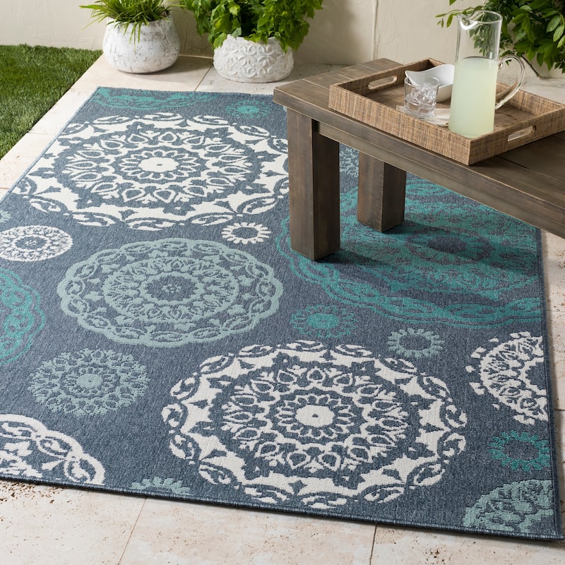 Arrigo Transitional Indoor/ Outdoor Accent Rug - 2'3" x 4'6" - Navy - 2'5" x 4'5"