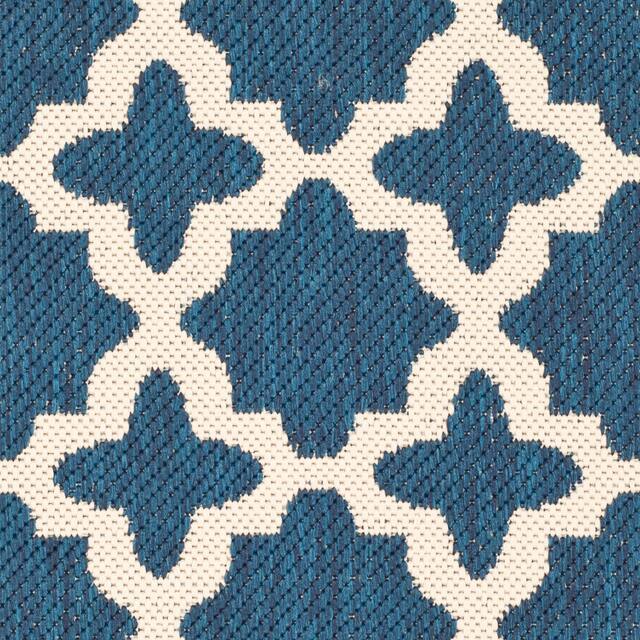 SAFAVIEH Courtyard Dorthey Indoor/ Outdoor Patio Backyard Rug