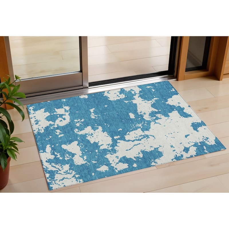 HomeRoots Abstract Transitional Rectangle Outdoor Rug - 3' x 5'
