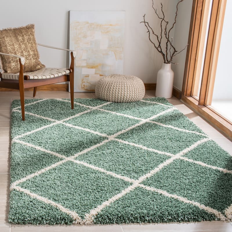 SAFAVIEH Hudson Shag Estella Diamond Trellis 2-inch Thick Rug - 5'3" x 7'6" - Green/Ivory - Rectangle