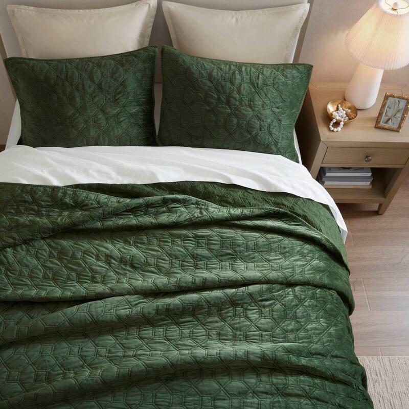Madison Park Emery 3 Piece Velvet Quilt Set