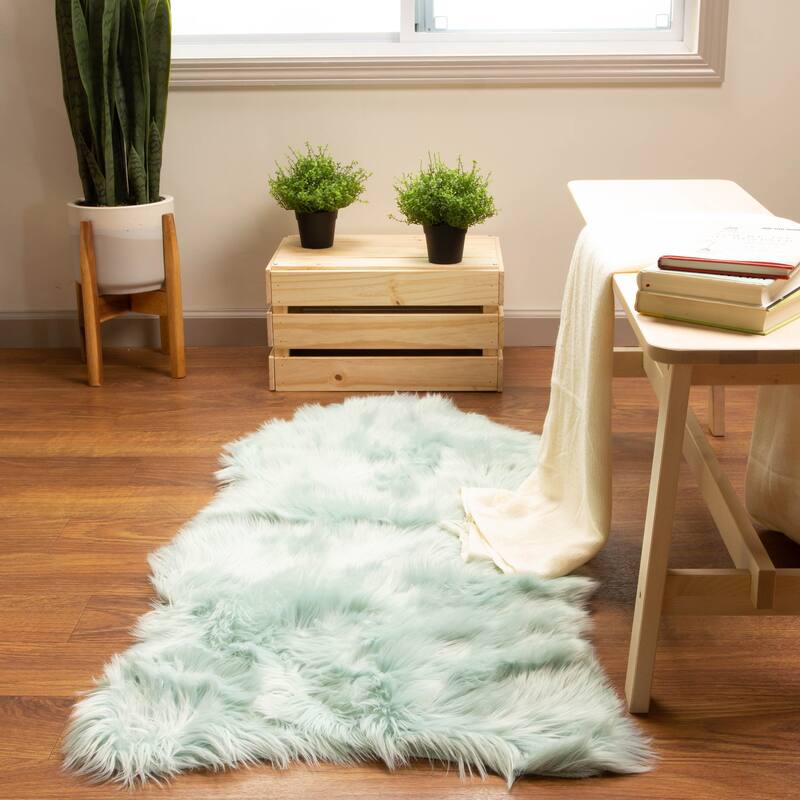 Silver Orchid Parrott Faux Fur Sheepskin Area Rug - 2' 6" x 4' Shaped - Teal