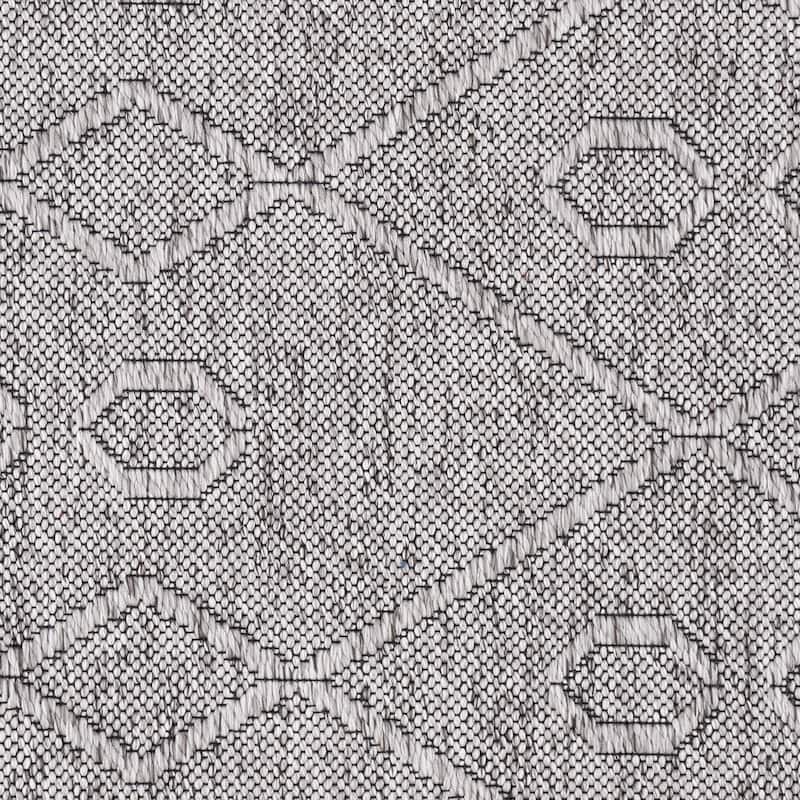 Alameda Solid Color Geometric Machine Washable Indoor Area Rug