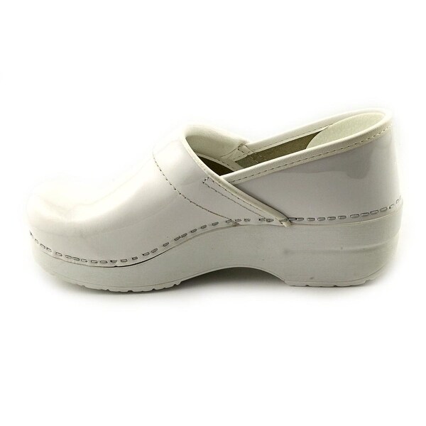white clogs dansko