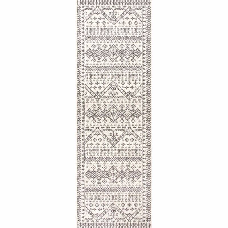 Nuloom Indoor/Outdoor Tribal Inspired Floral Diamonds Area Rug
