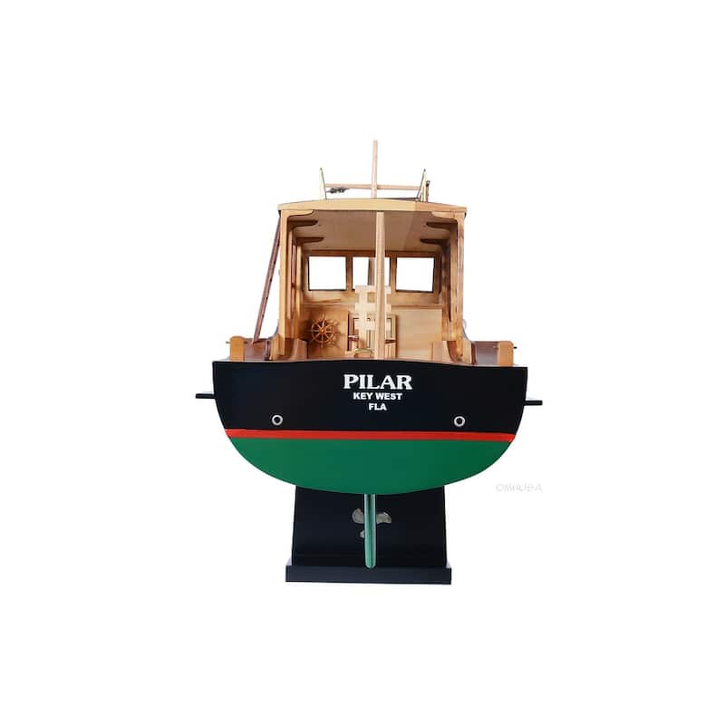 Hemingway™ Pilar Fishing Boat Combo: A Model and Polo Shirt Set
