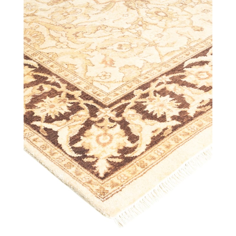 Overton Handknotted Wool Contemporary Floral Ivory Area Rug - 4' x 6'