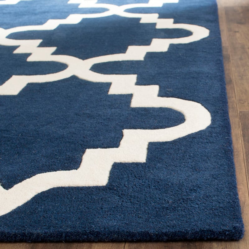 SAFAVIEH Handmade Chatham Abelle Modern Wool Rug
