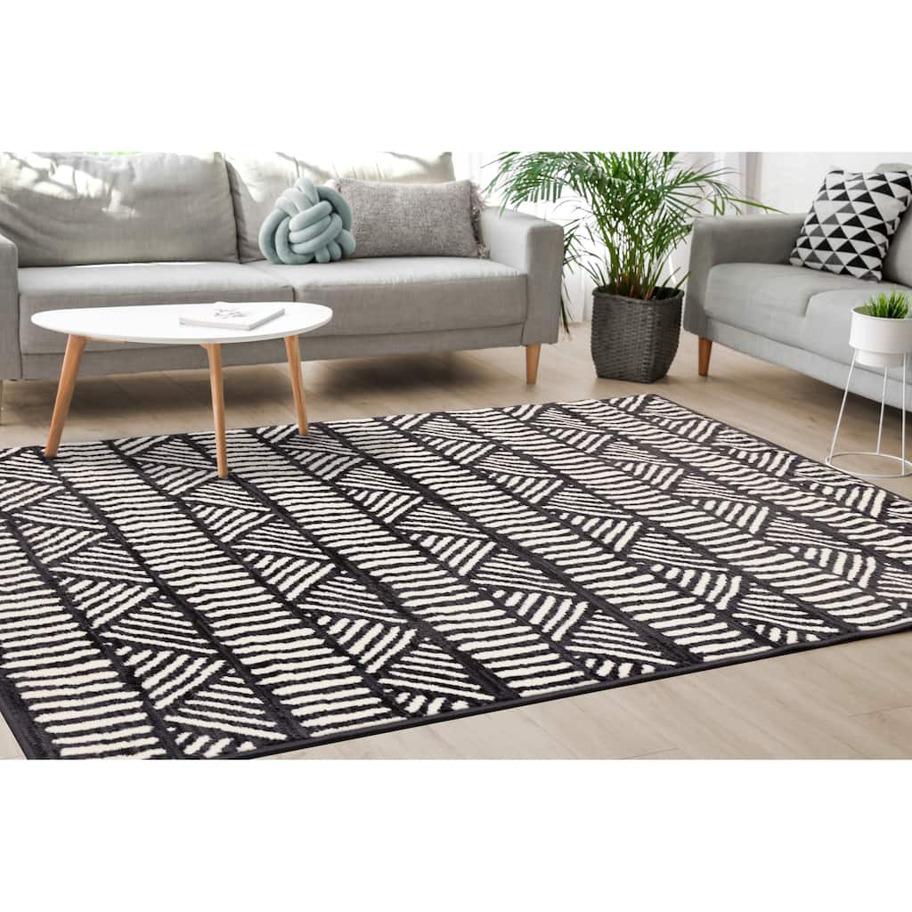 Florence Collection - Black/White Tribal Striped Area Rug - 4'7" x 6'7"