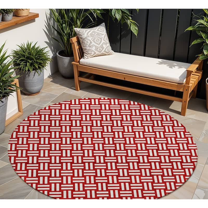 HomeRoots Geometric Transitional Rectangle Outdoor Rug - 8' Round