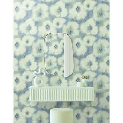 Hampton Blended Floral Wallpaper 20.5 in W X 33 ft L