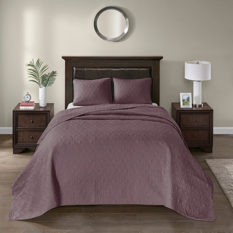 Madison Park Mansfield Reversible Oversized 3-piece Solid Texture Bedspread Quilt Set with Matching Shams