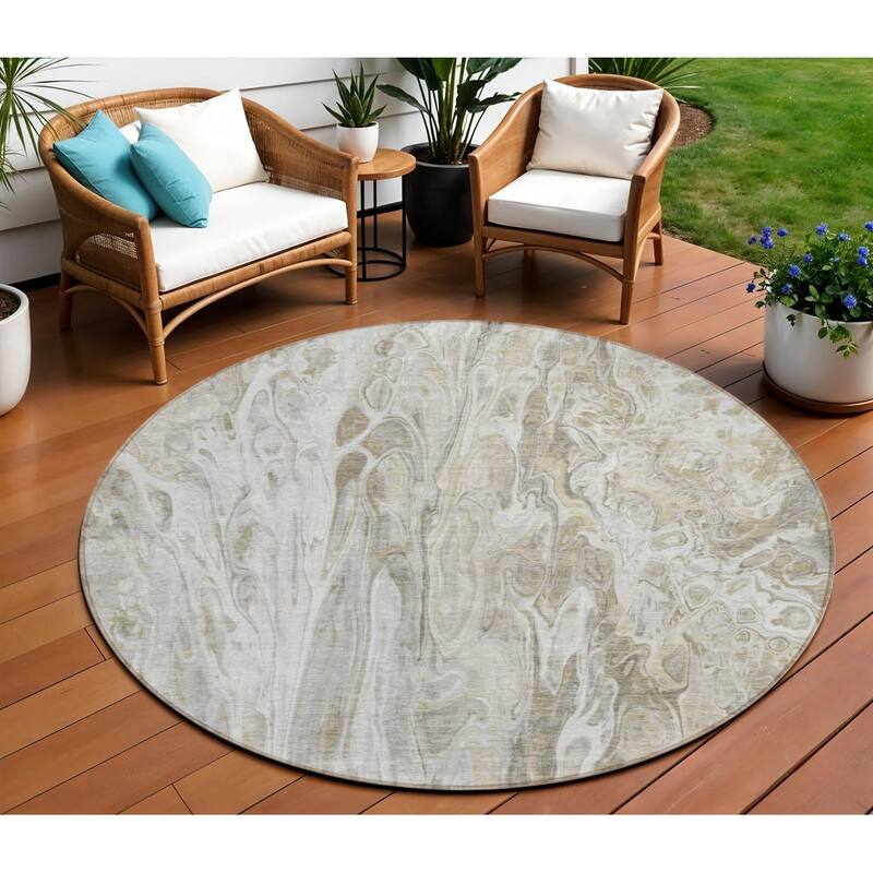 HomeRoots Abstract Contemporary Rectangle Outdoor Rug - 8' Round