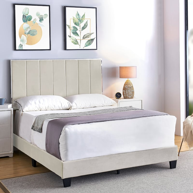Mallory Upholstered Platform Bed by US PRIDE FURNITURE