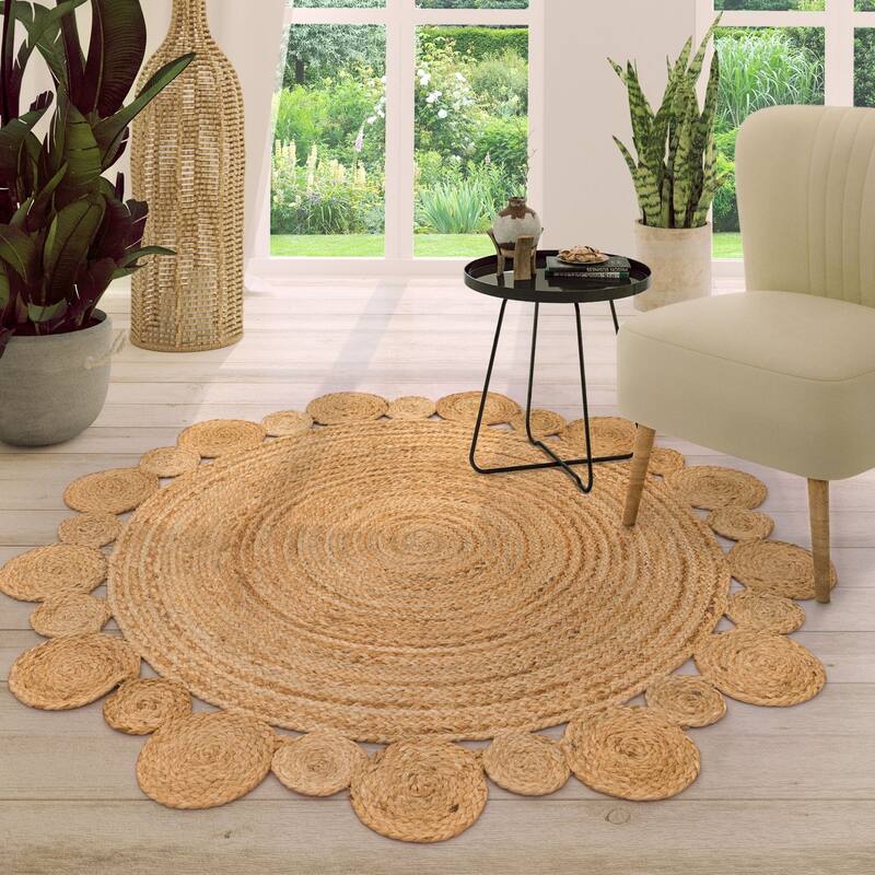 Hand-Woven Jute Rug Round with Natural Jute Fibers and Circles