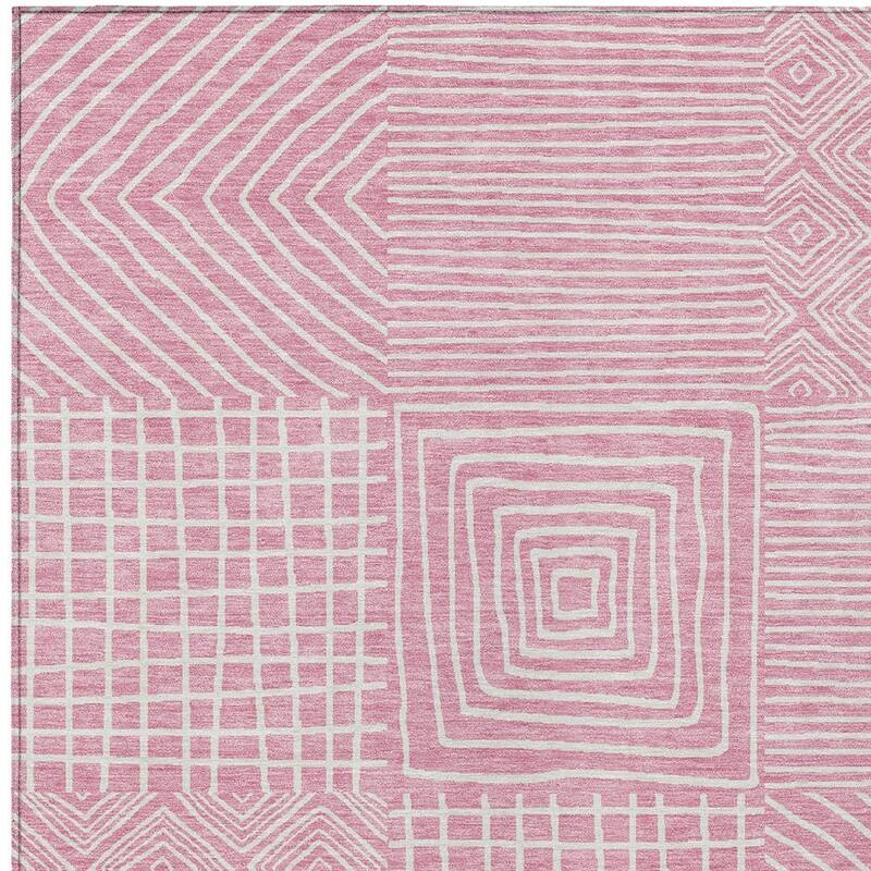HomeRoots Geometric Transitional Rectangle Outdoor Rug