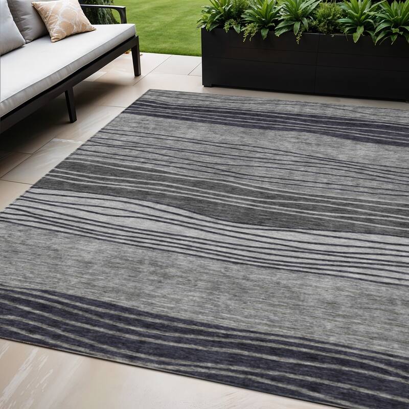 HomeRoots Striped Transitional Rectangle Outdoor Rug - 5' X 8'