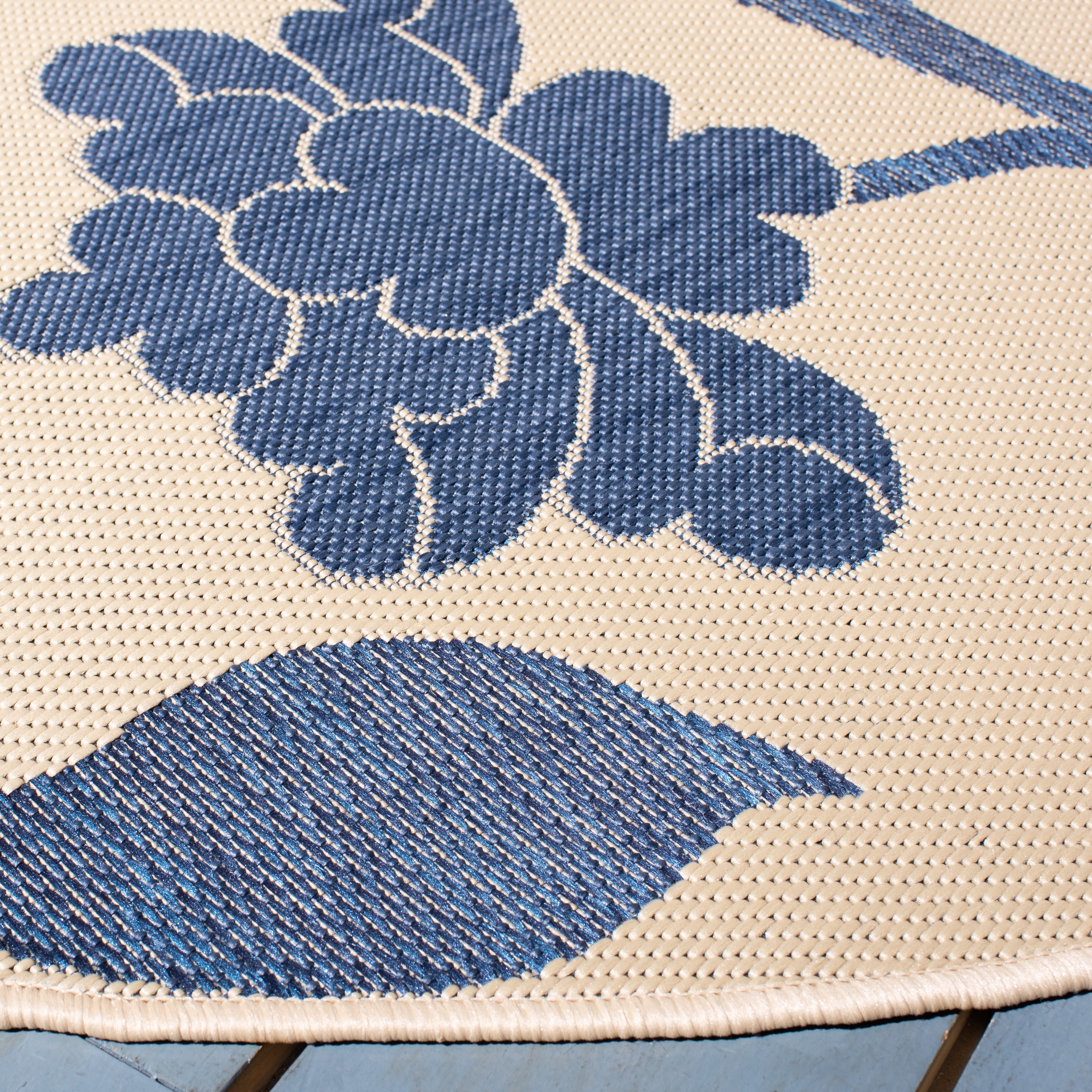 SAFAVIEH Courtyard Alison Floral Indoor/ Outdoor Patio ...