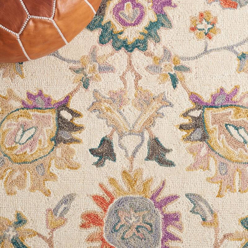 SAFAVIEH Handmade Blossom Jacoba Floral Wool Rug