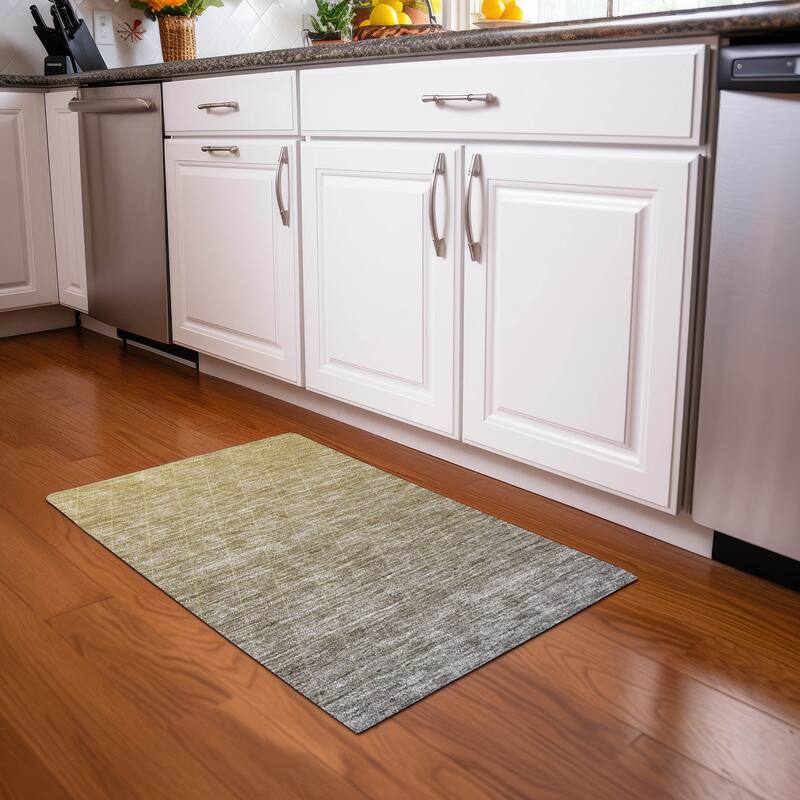 Machine Washable Indoor/ Outdoor Ombre Trellis Chantille Rug - Gold - 1'8" x 2'6"