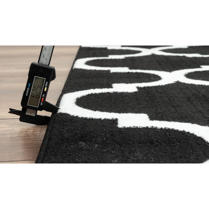 Samos Collection Black Trellis Contemporary Area Rug