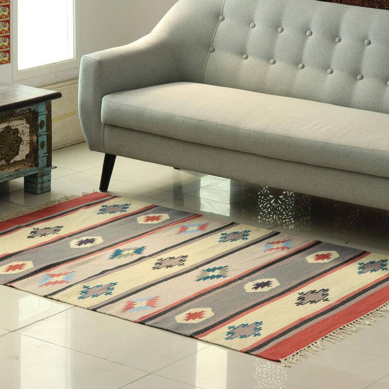 Handmade Starry Flair Wool area rug (India) - Big