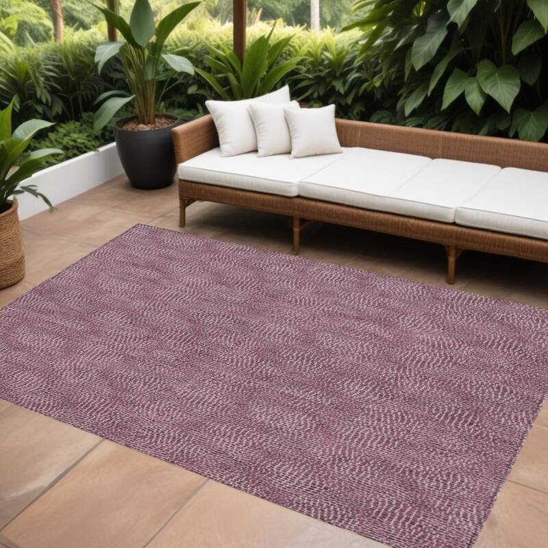 HomeRoots Geometric Transitional Rectangle Outdoor Rug - 10' X 14'