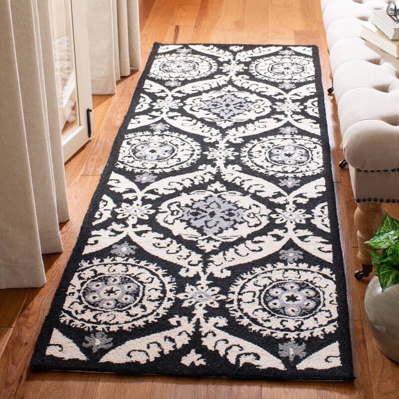SAFAVIEH Handmade Chelsea Nazeli French Country Wool Rug - 2' 6" x 12' - Black/Ivory - Runner