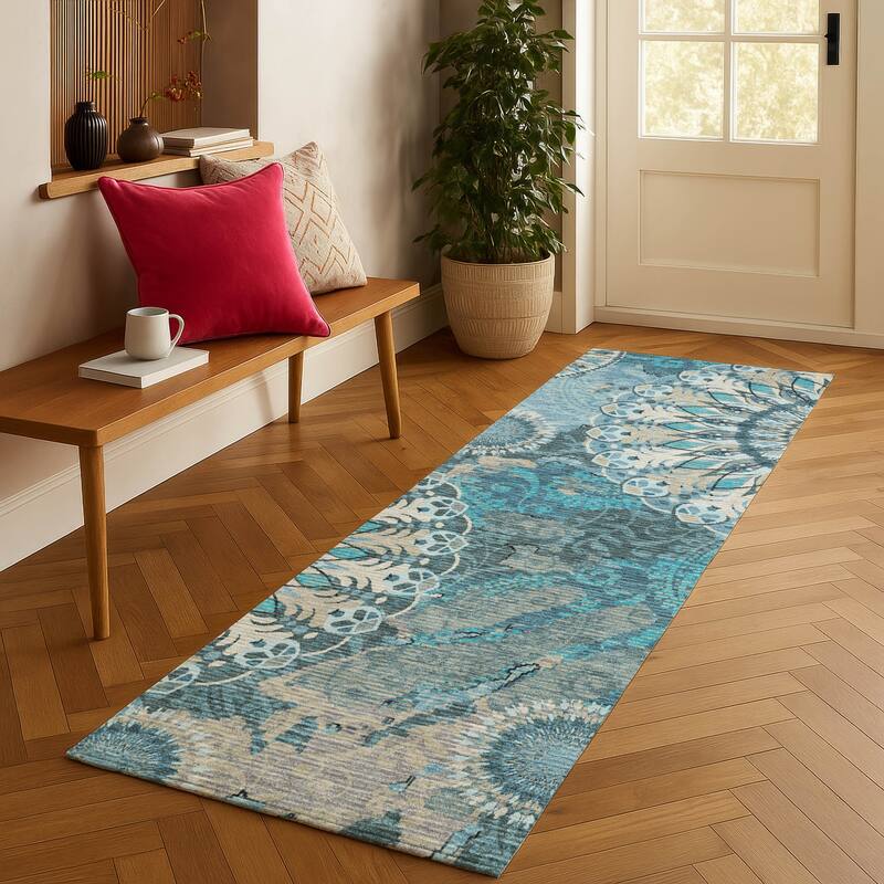 Machine Washable Indoor/ Outdoor Traditional Pinwheel Chantille Rug