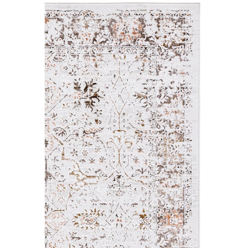 SAFAVIEH Leonette Saaskia Vintage Distressed Rug