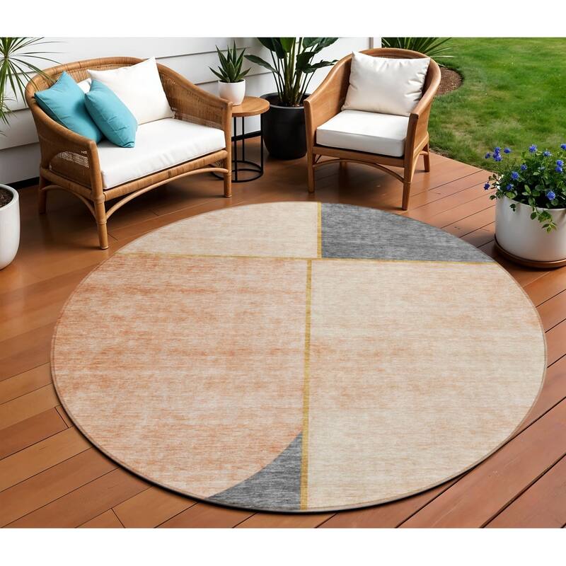 HomeRoots Abstract Transitional Rectangle Outdoor Rug - 8' Round